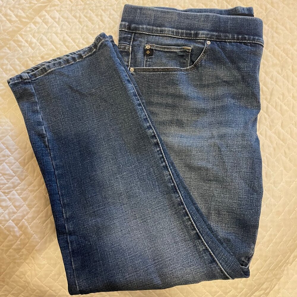 Lee  Size 18S, Original Fit, Comfort Waist, Straight leg Jeans. (J005)
